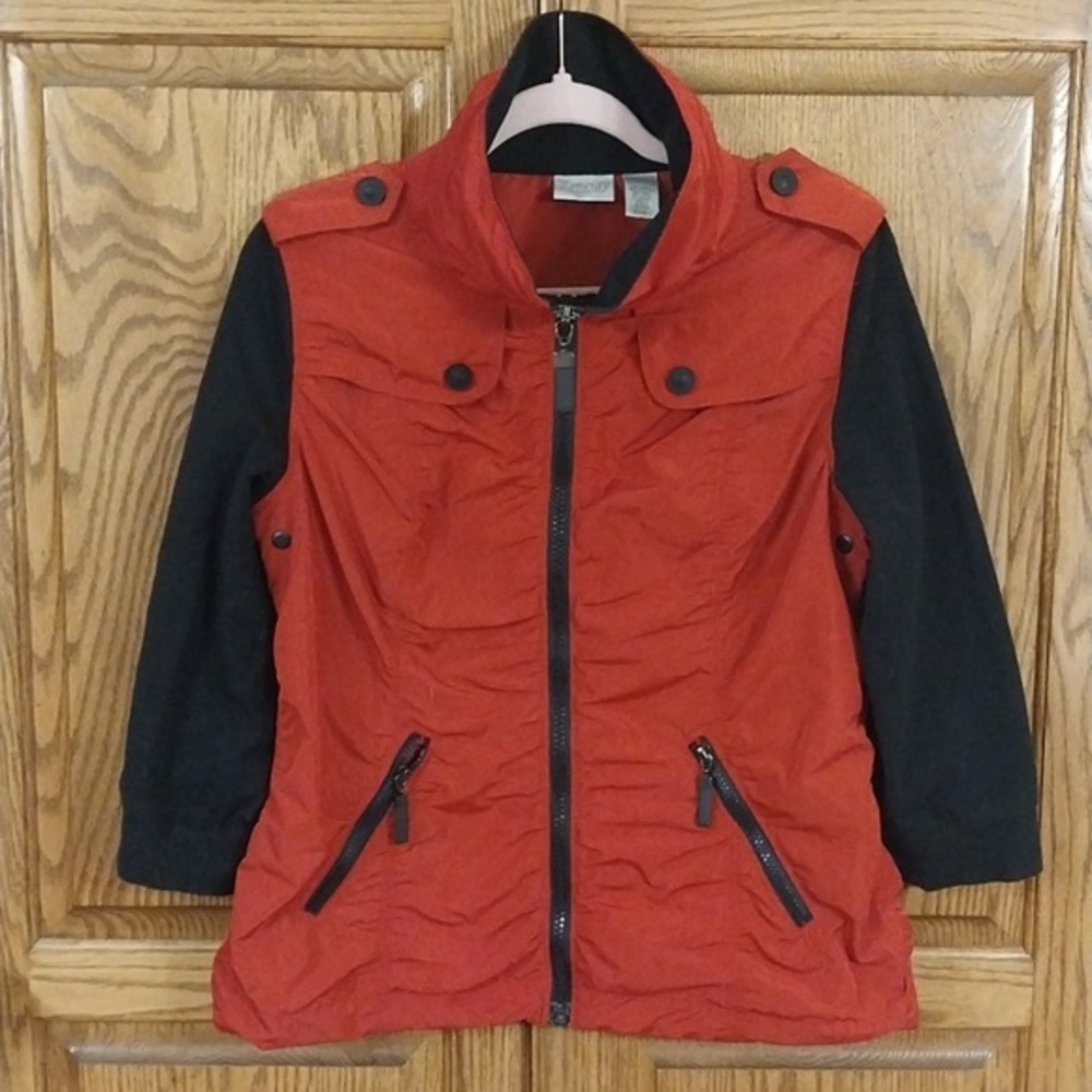 Zenergy By Chico's Women's Ruched Red Black Jacket Size 8 Medium‎ 3/4 Sleeves